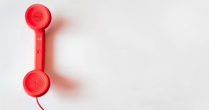 telefono de emergencia en el ascensor