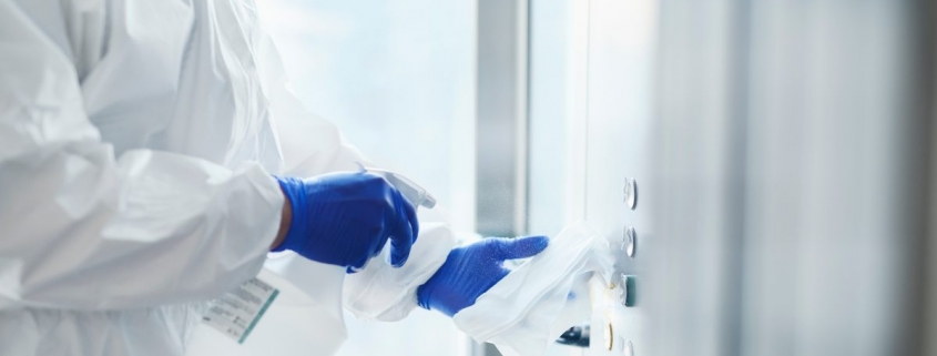 limpiar el ascensor para evitar el coronavirus